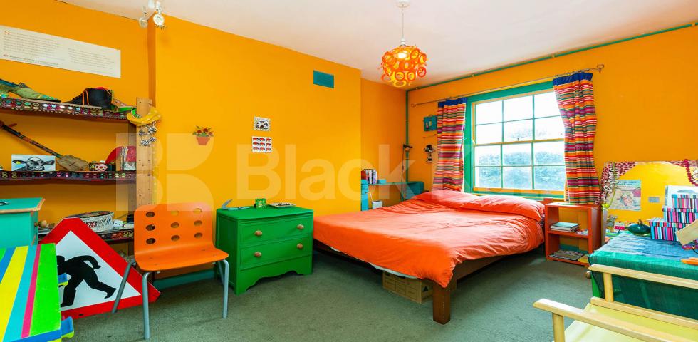 2 bed split level period conversion in the heart of Camden full of character  Camden Road, Camden